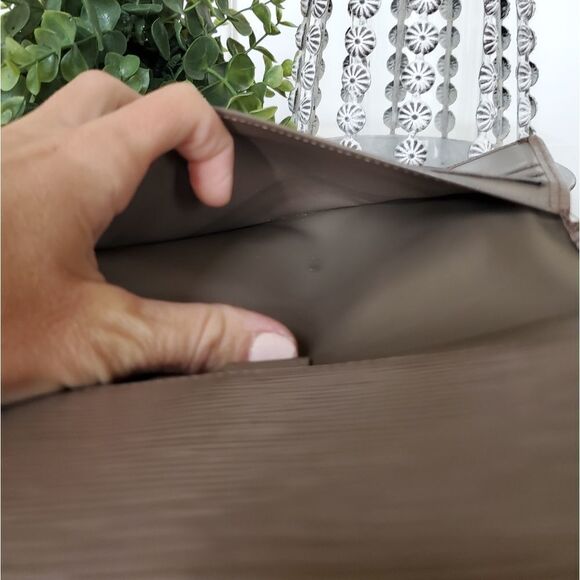 Louis Vuitton Gray Epi International Wallet - Picture 14 of 16